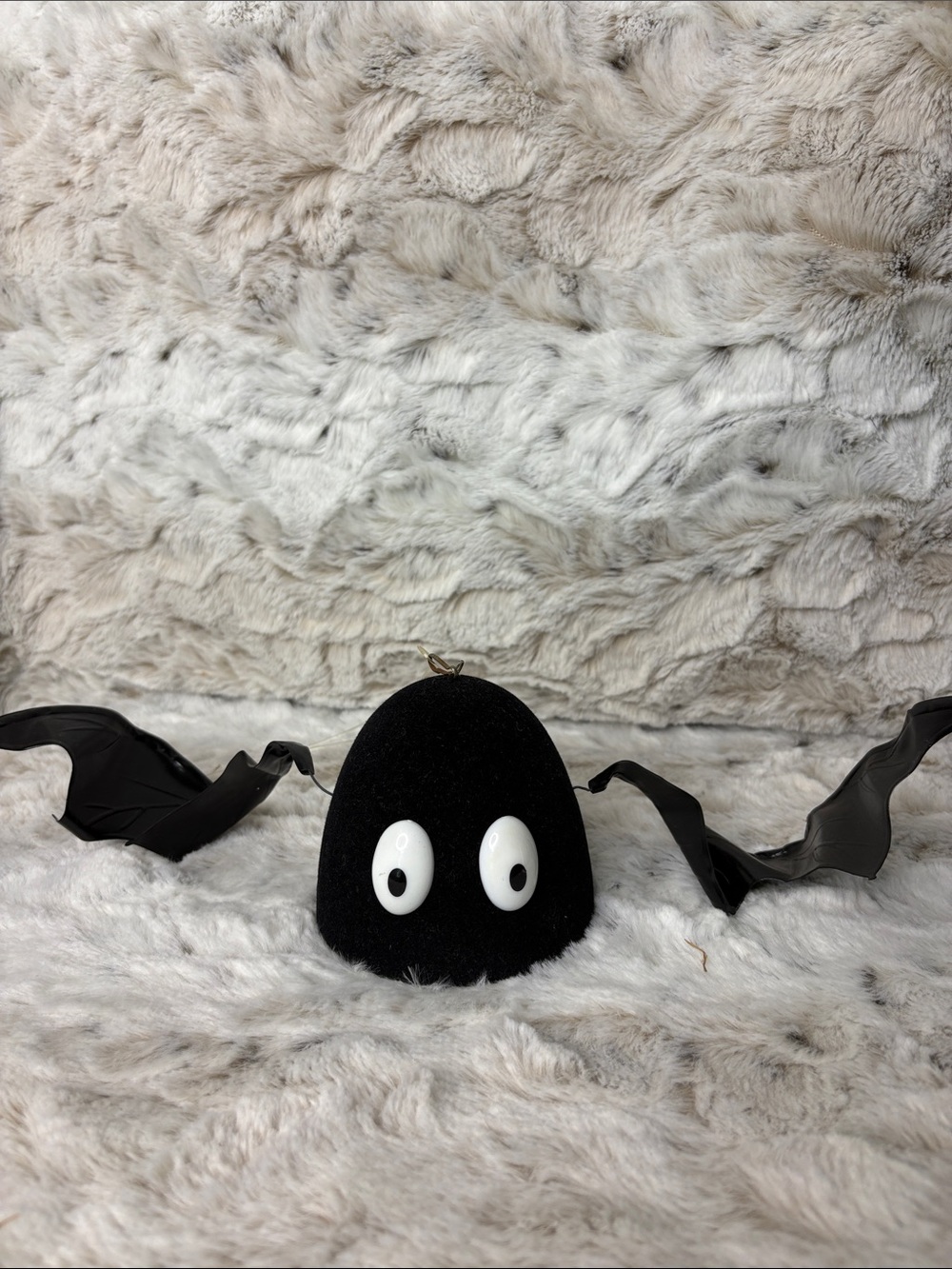 Shrieking Bat Shakes and Makes Ghostly Sounds, Y2K. Works